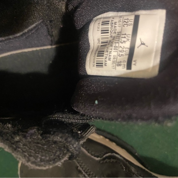 Girl Jordan’s - Picture 2 of 4